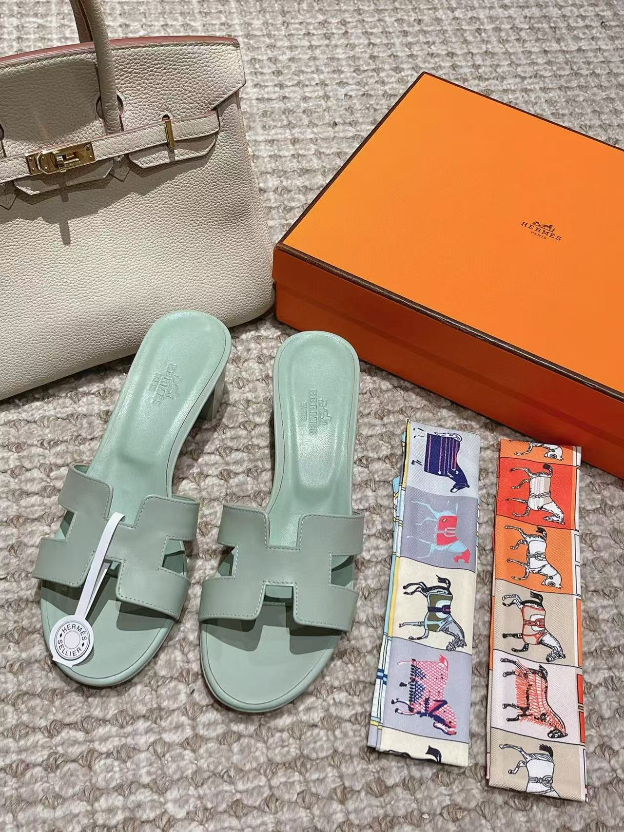 UA H**me5 Oasis Sandal