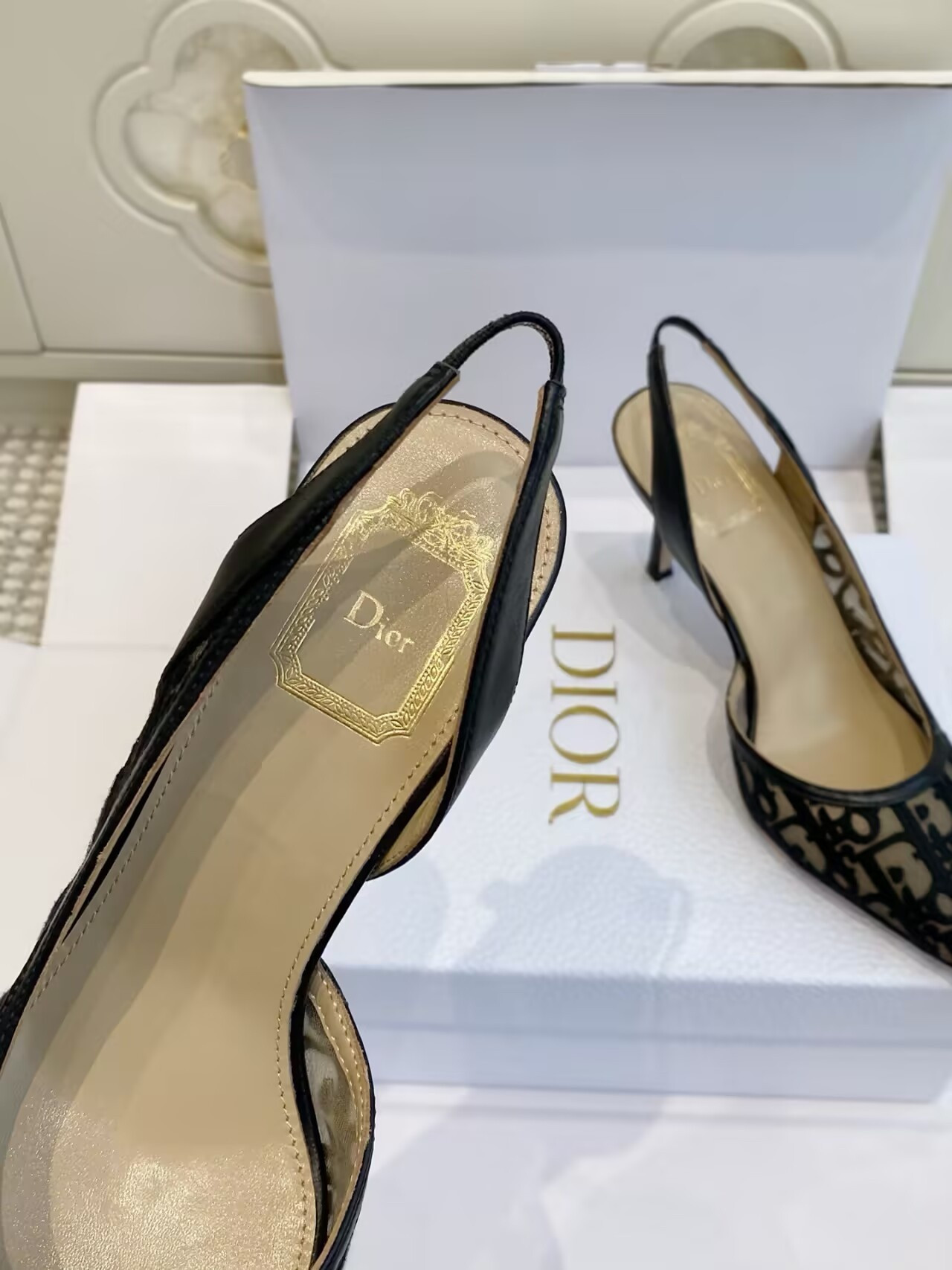 UA D10r AD10rable Slingback Pump 8cm Heel