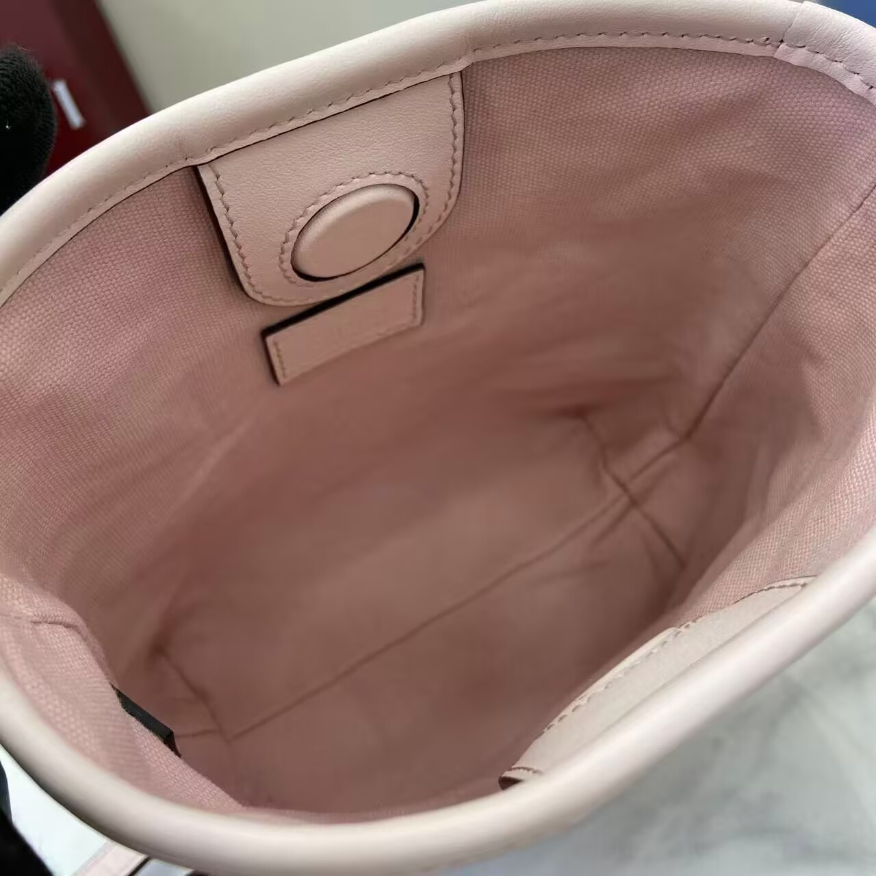 Gvc*1 GG Emblem Nano Bucket Bag 15x18x8cm