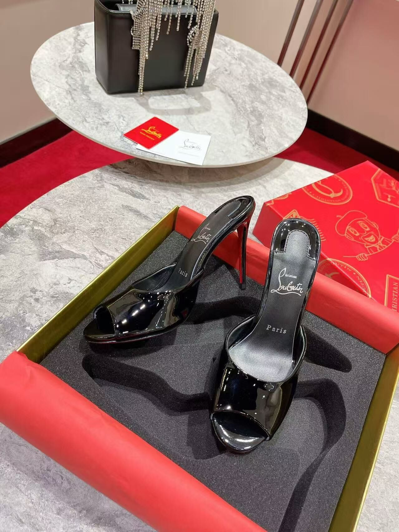 ua Chr1st1an louboutin me dolly patent leather mules