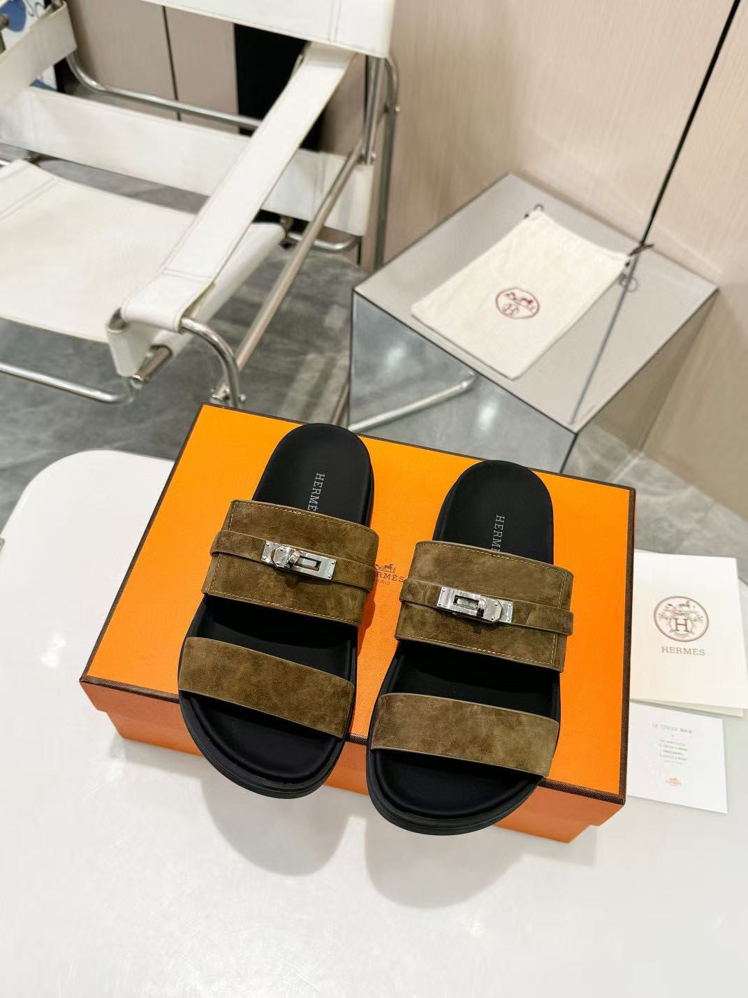 UA H**me5 Jackson sandal
