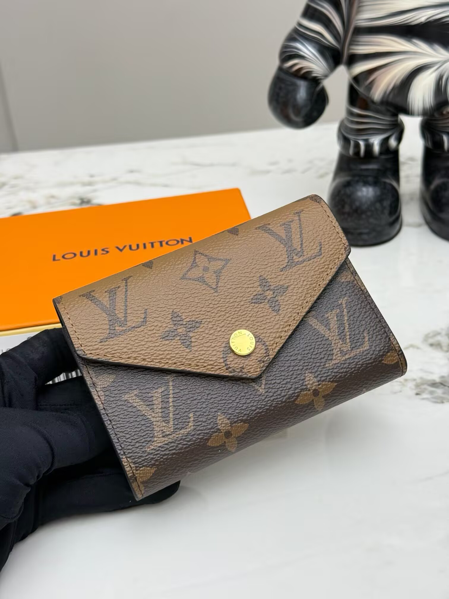 LV Victorine Wallet M81557