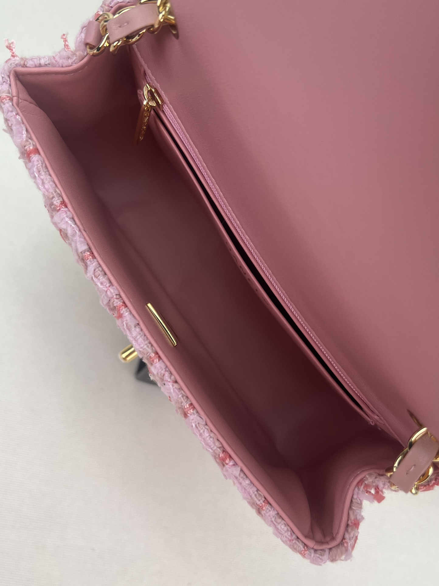 Ch**el Classic Flap Bag 20x12x6cm