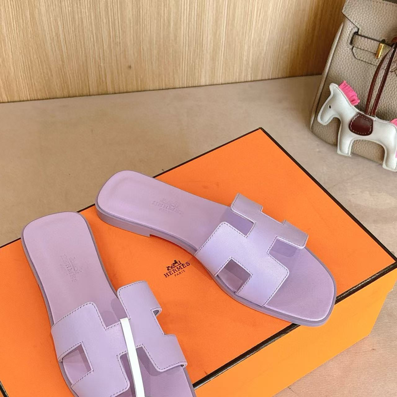 UA H**me5 Oran sandal