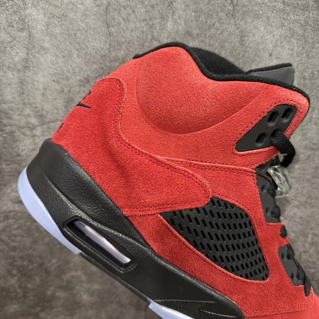 UA Air Jordan 5 Retro