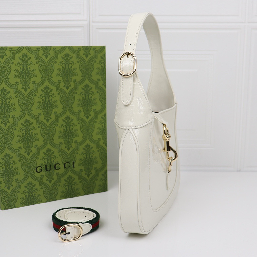 Gvc*1 Jackie small shoulder Bag Ivory Patent Leather 27.4×19.1×4.1cm