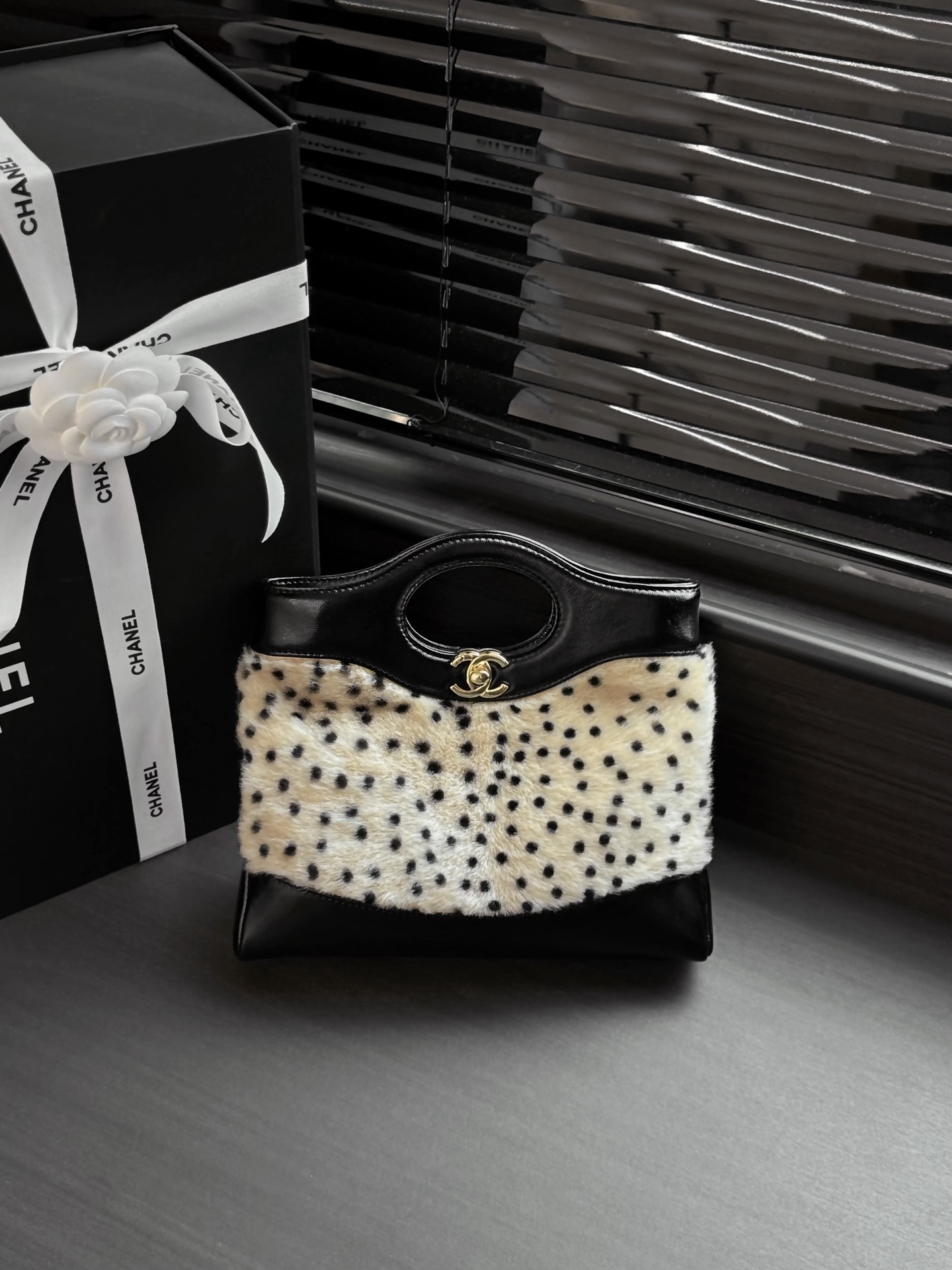 Ch**el 31 Mini Shopping Bag AS4133 22x23x5cm