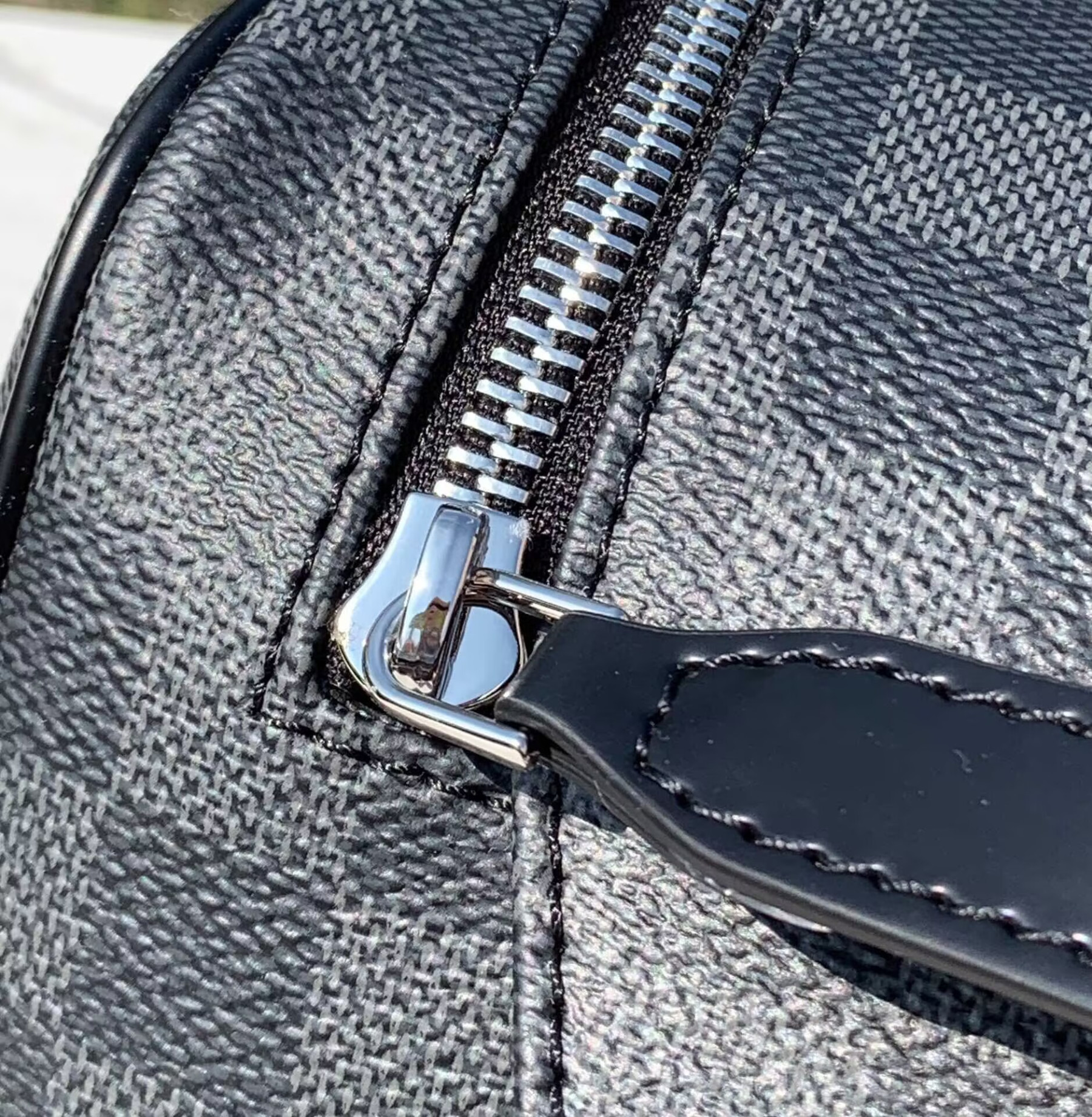 LV Dopp Kit Toilet Pouch M40127 28x16x13cm