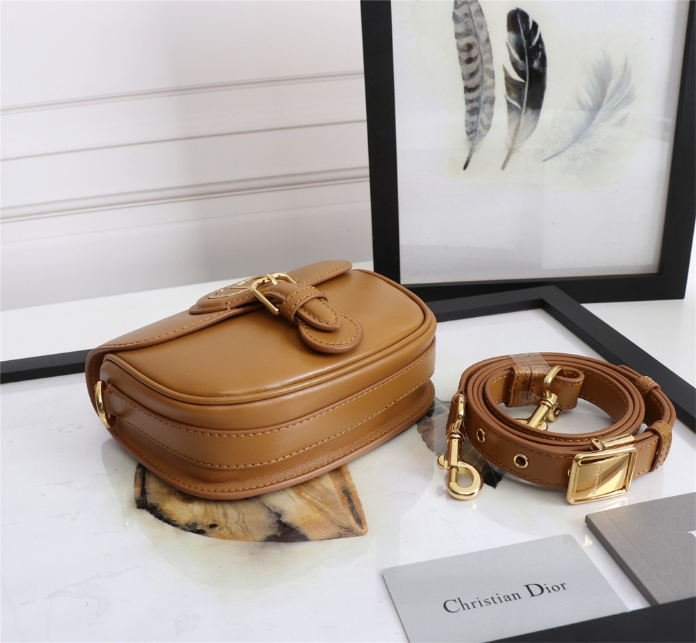 MEDIUM D10r BOBBY BAG Camel Box Calfskin