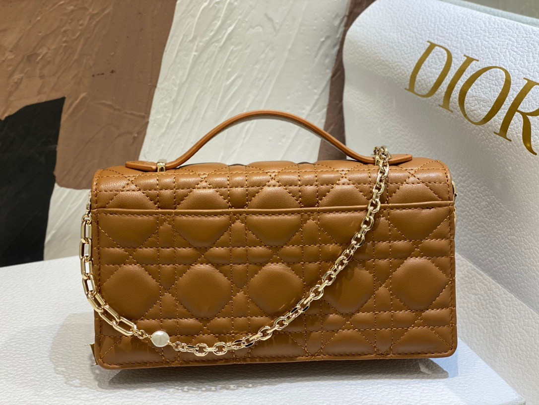 MISS D10r MINI HANDBAG 21 x 11.5 x 4.5 cm