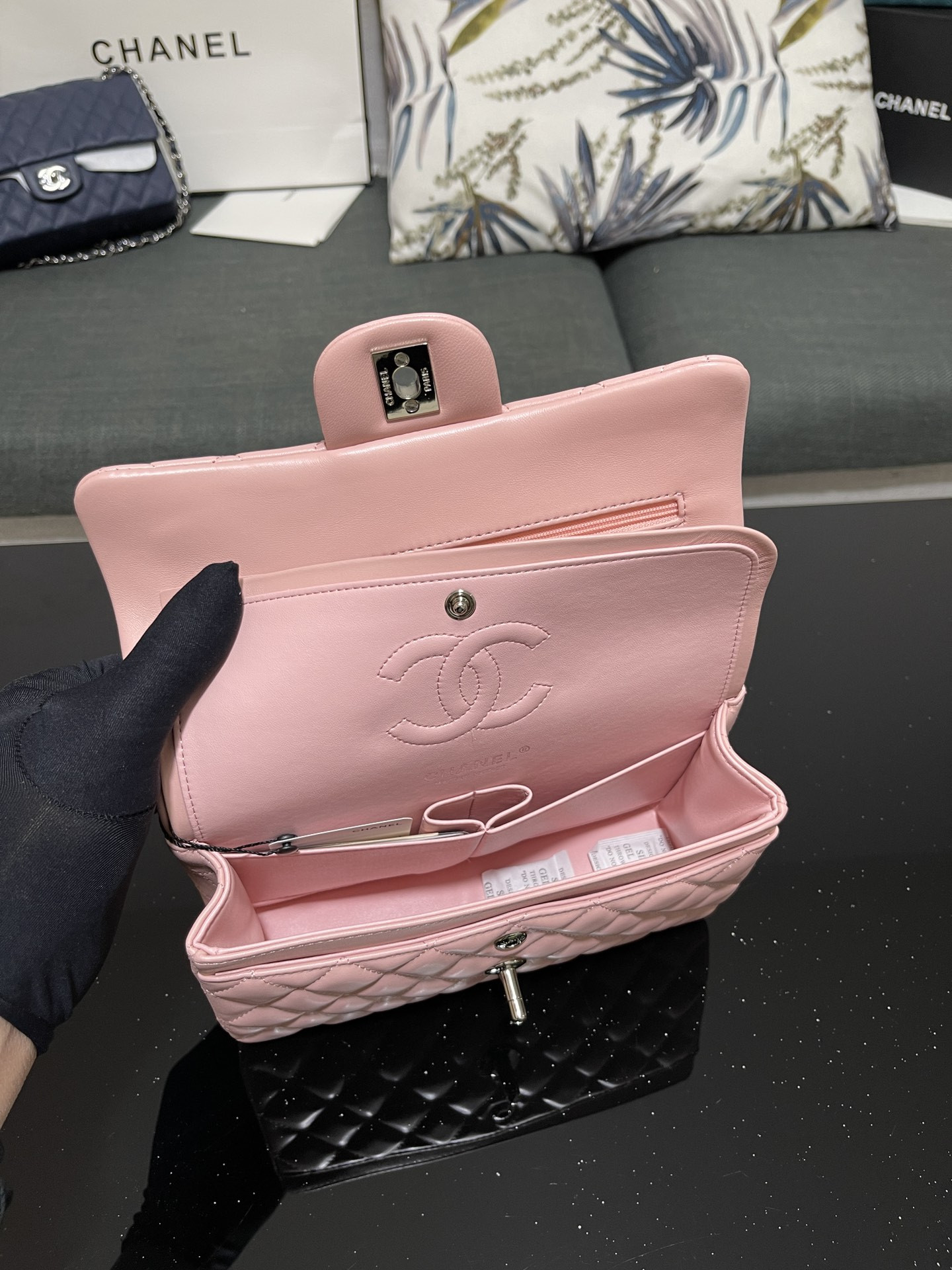 Ch**el SMALL CLASSIC HANDBAG Lambskin Pink 5.7 × 9 × 2.3 in