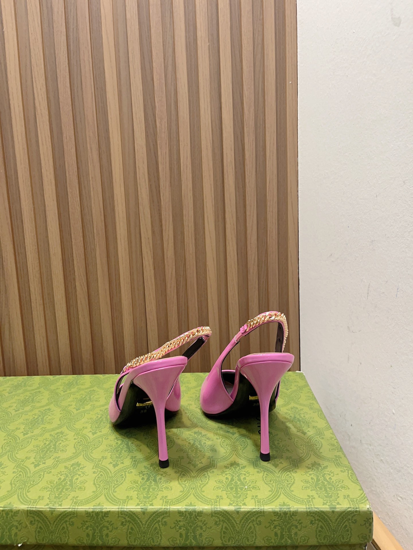 Gvc*1 SIGNORIA SLINGBACK PUMP High