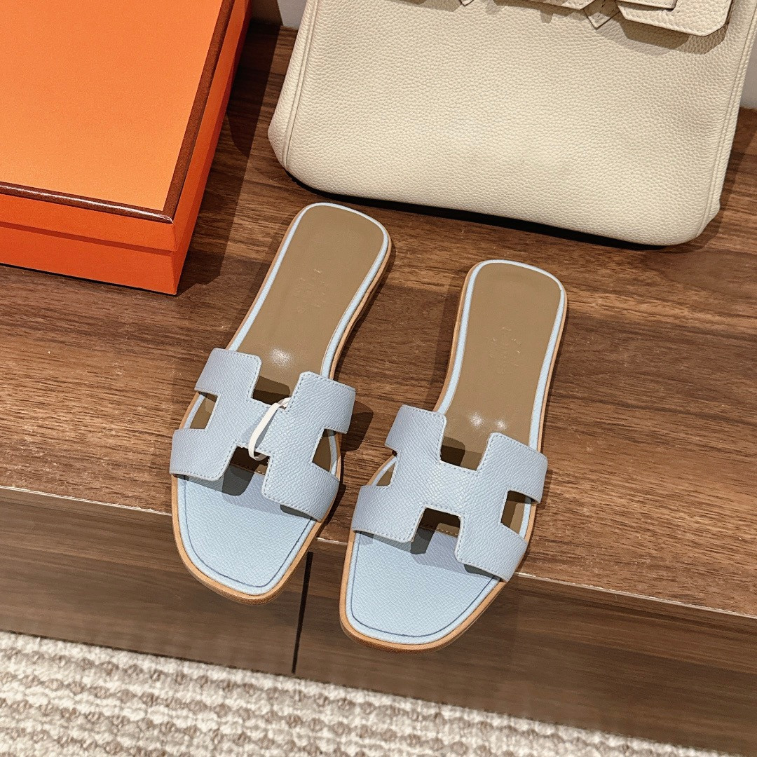 UA H**me5 Oran sandal