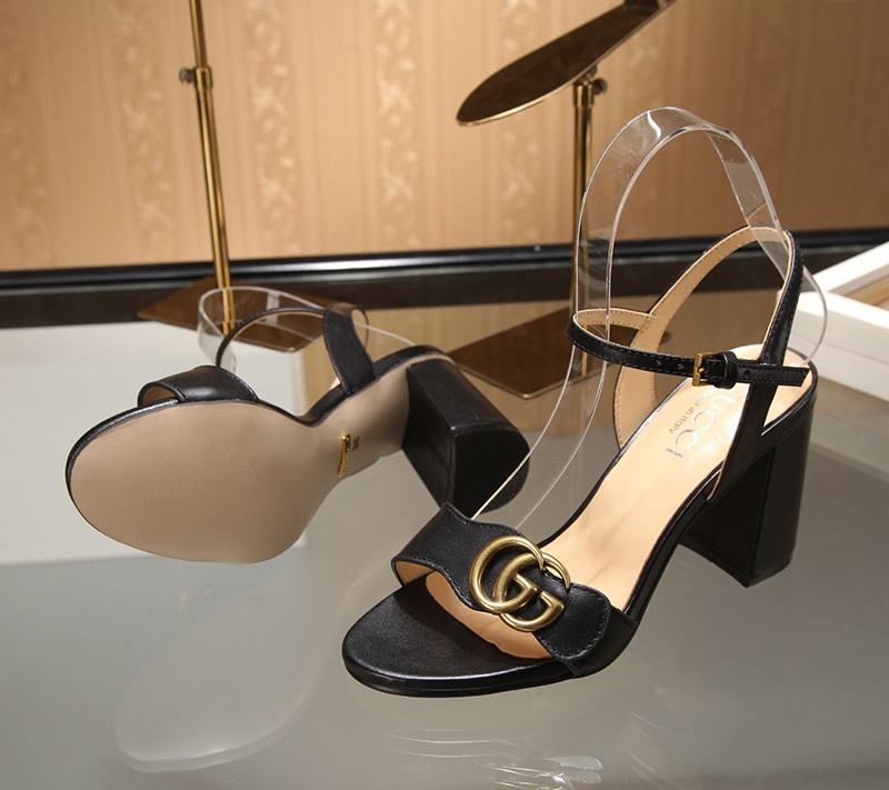 UA Gvc*1 HORSEBIT MID-HEEL SANDAL