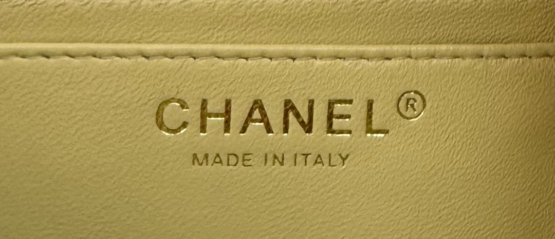 Ch**el MINI CLASSIC 11.12 HANDBAG 20 12 × 20 × 6 cm