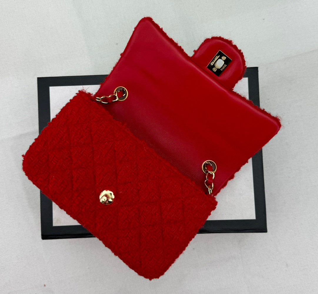 Ch**el MINI CLASSIC 11.12 HANDBAG 20 12 × 20 × 6 cm