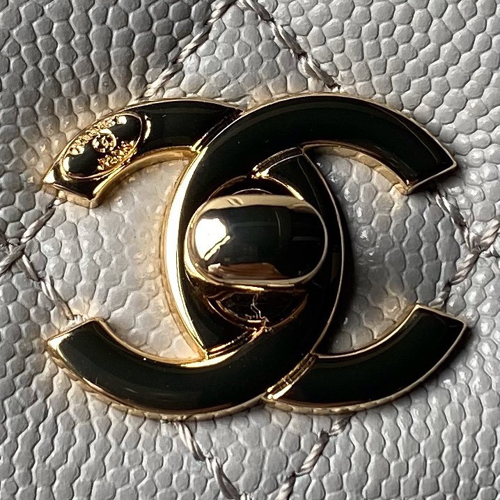 Ch**el handle  13x19x9cm