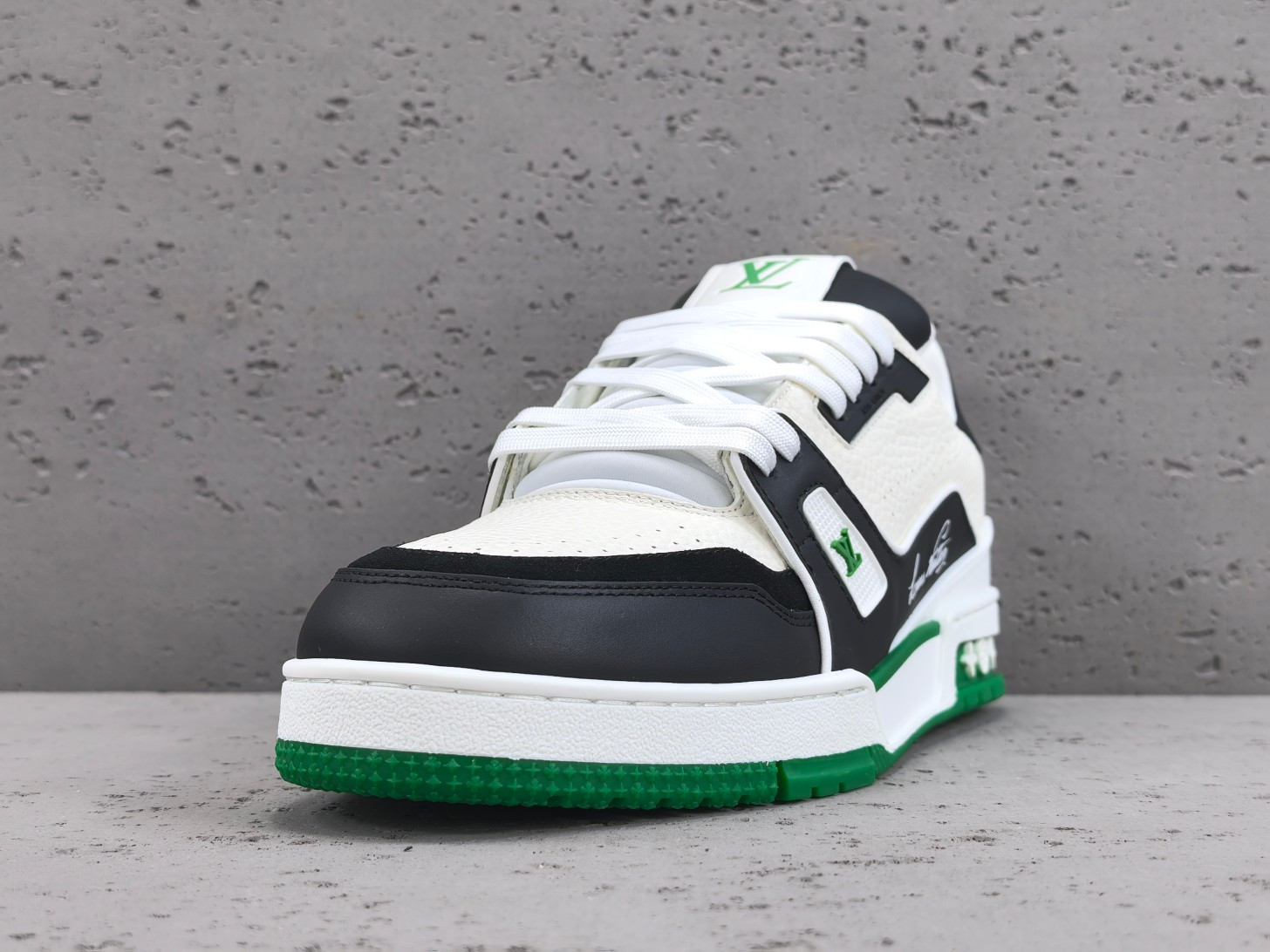 UA LV Trainer Sneaker
