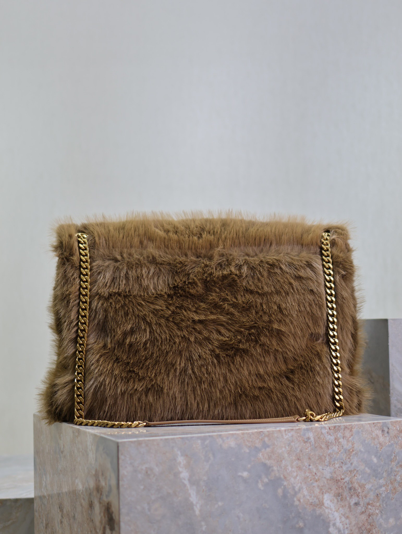 Y51 NIKI LARGE IN SHEARLING 47 X 34 X 16 CM