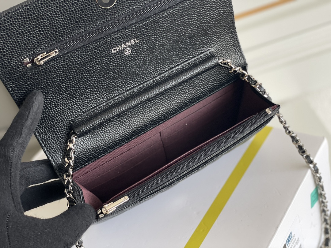 Ch**el WOC CLASSIC WALLET ON CHAIN 12.3x19.2x3.5cm