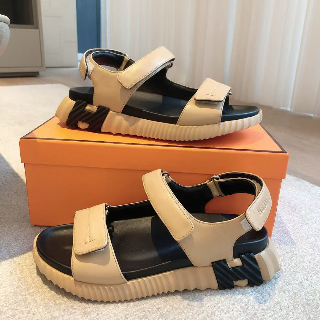 UA H**me5 Junior sandal