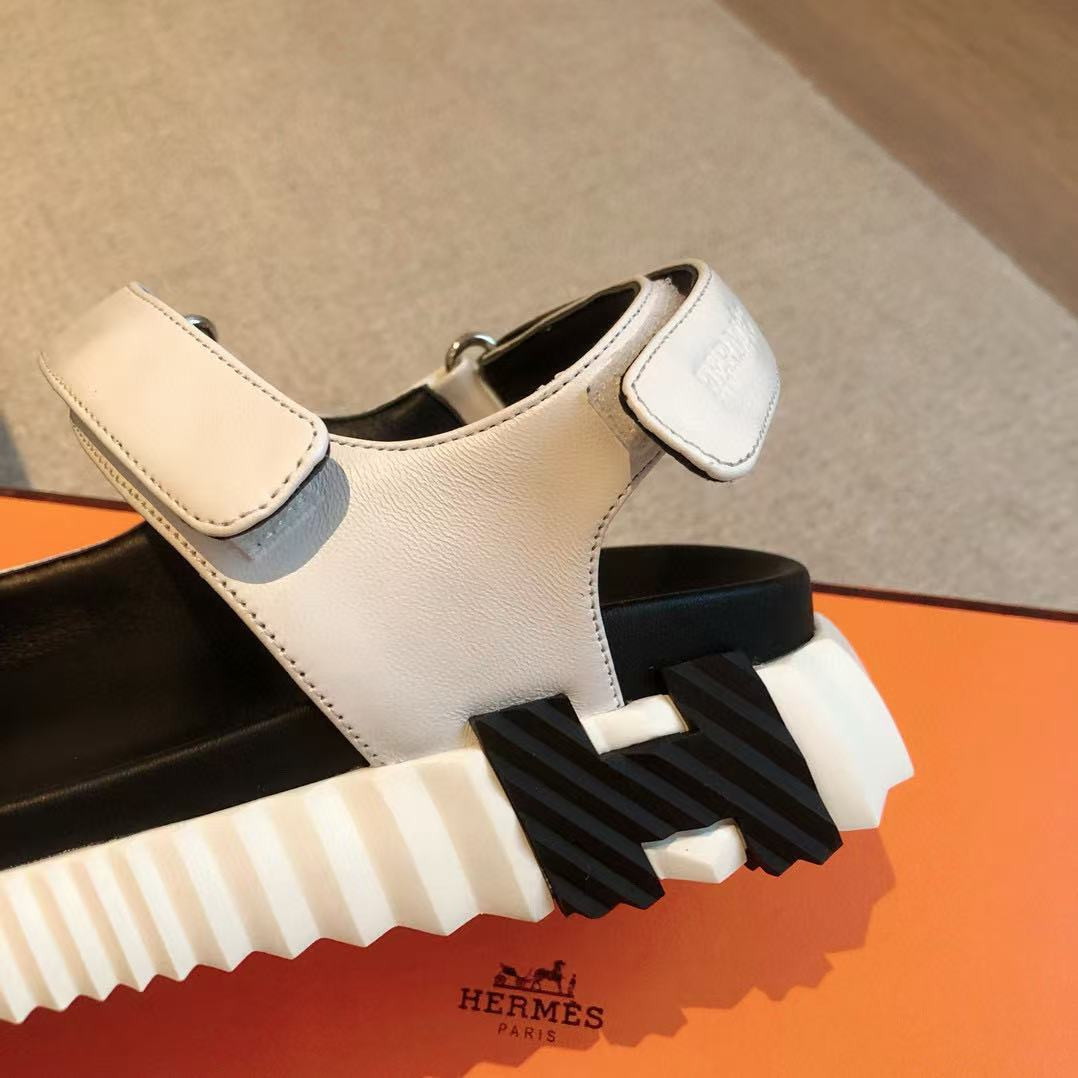 UA H**me5 Junior sandal