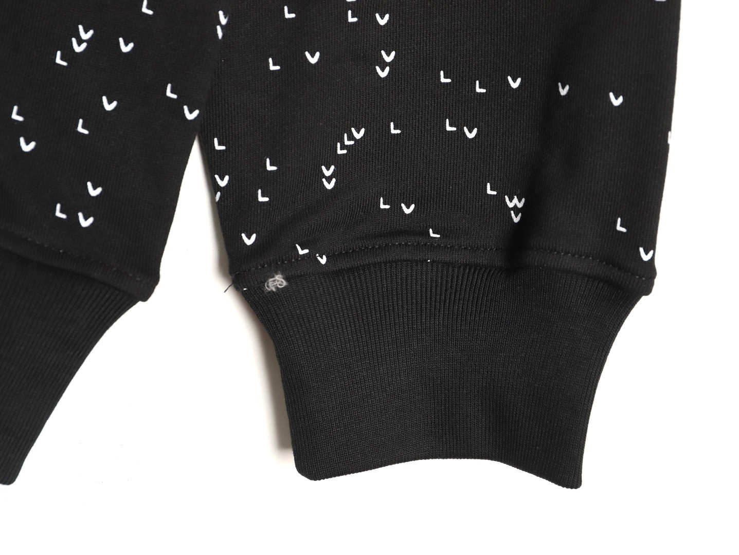 L0vis Vvtt0n 25Fw Hoodies