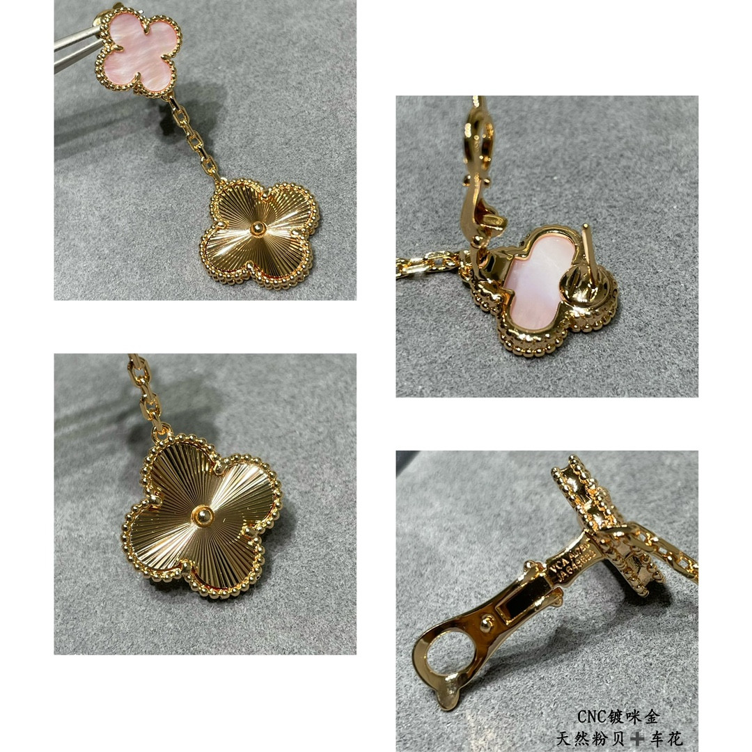 V*n Cl**f & Arpels Two flower four leaf clover Earrings(No refund or exchange)