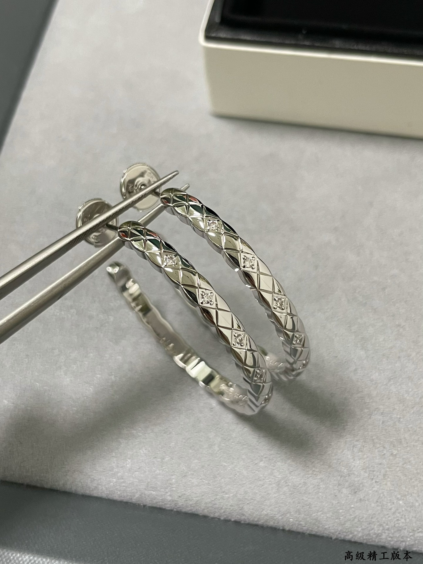 Ch**el Large D1am0nd-shaped D1am0nd drill Earrings