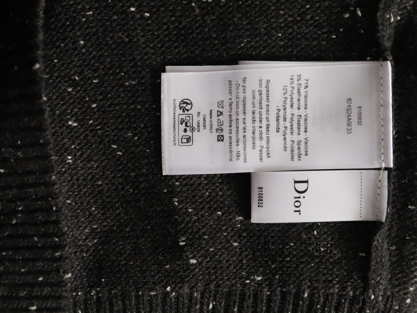 D10r Sweaters