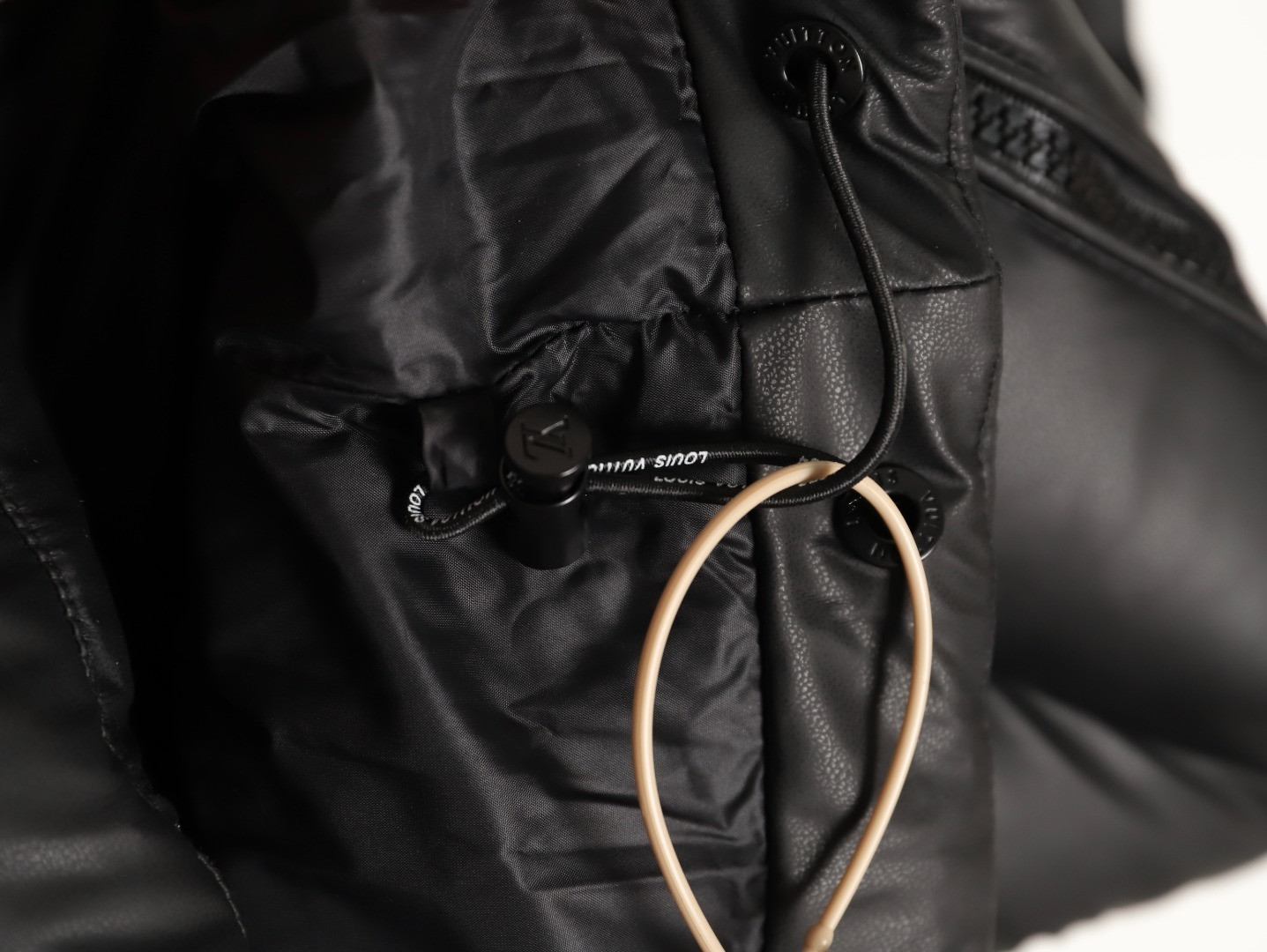 L0vis Vvtt0n Puffer Vest
