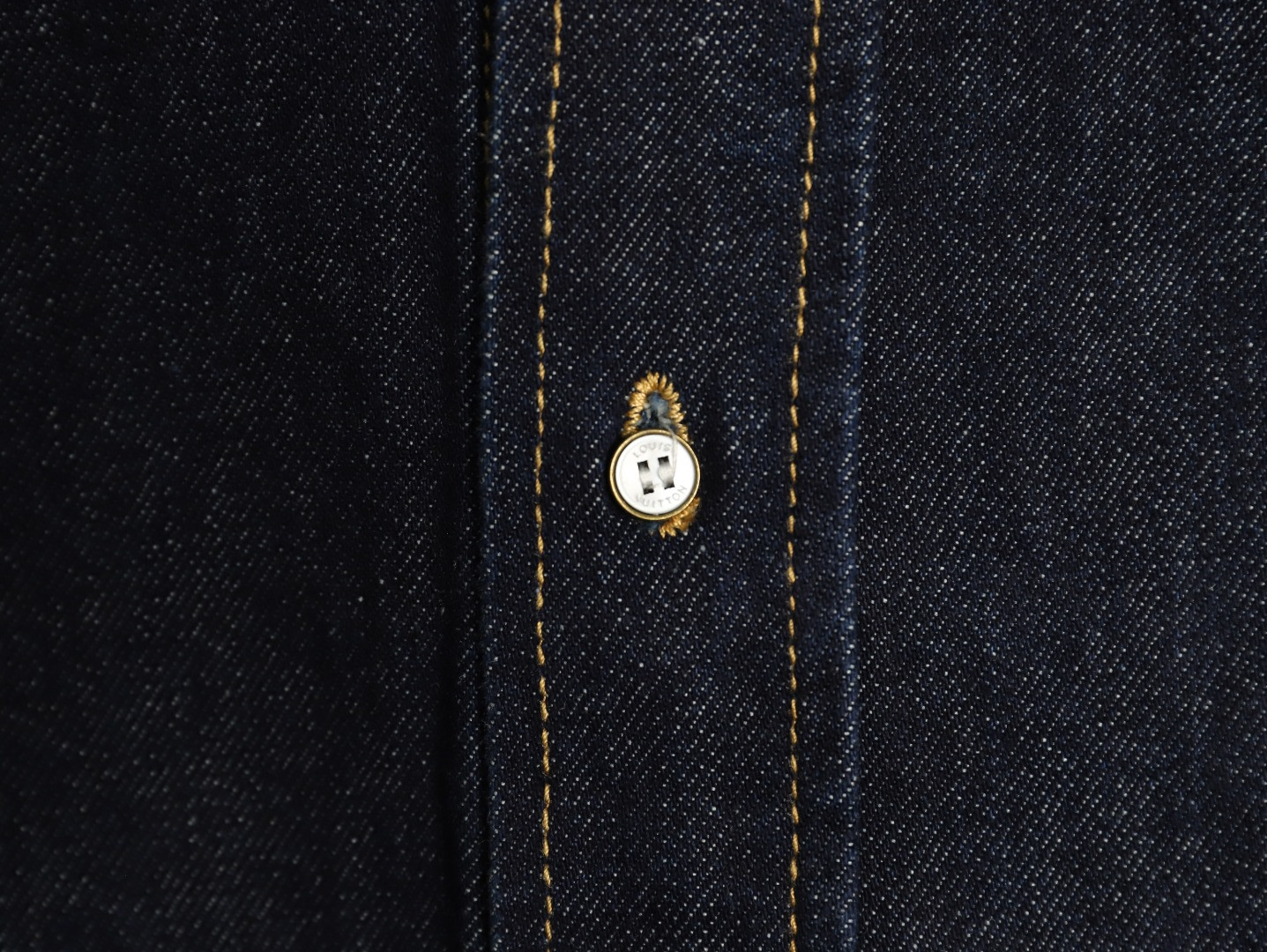 L0vis Vvtt0n 26ss Shirt Coats