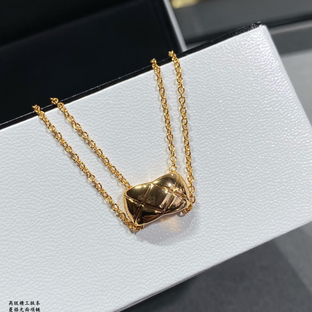 Ch**el Carved D1am0nd polished Necklace