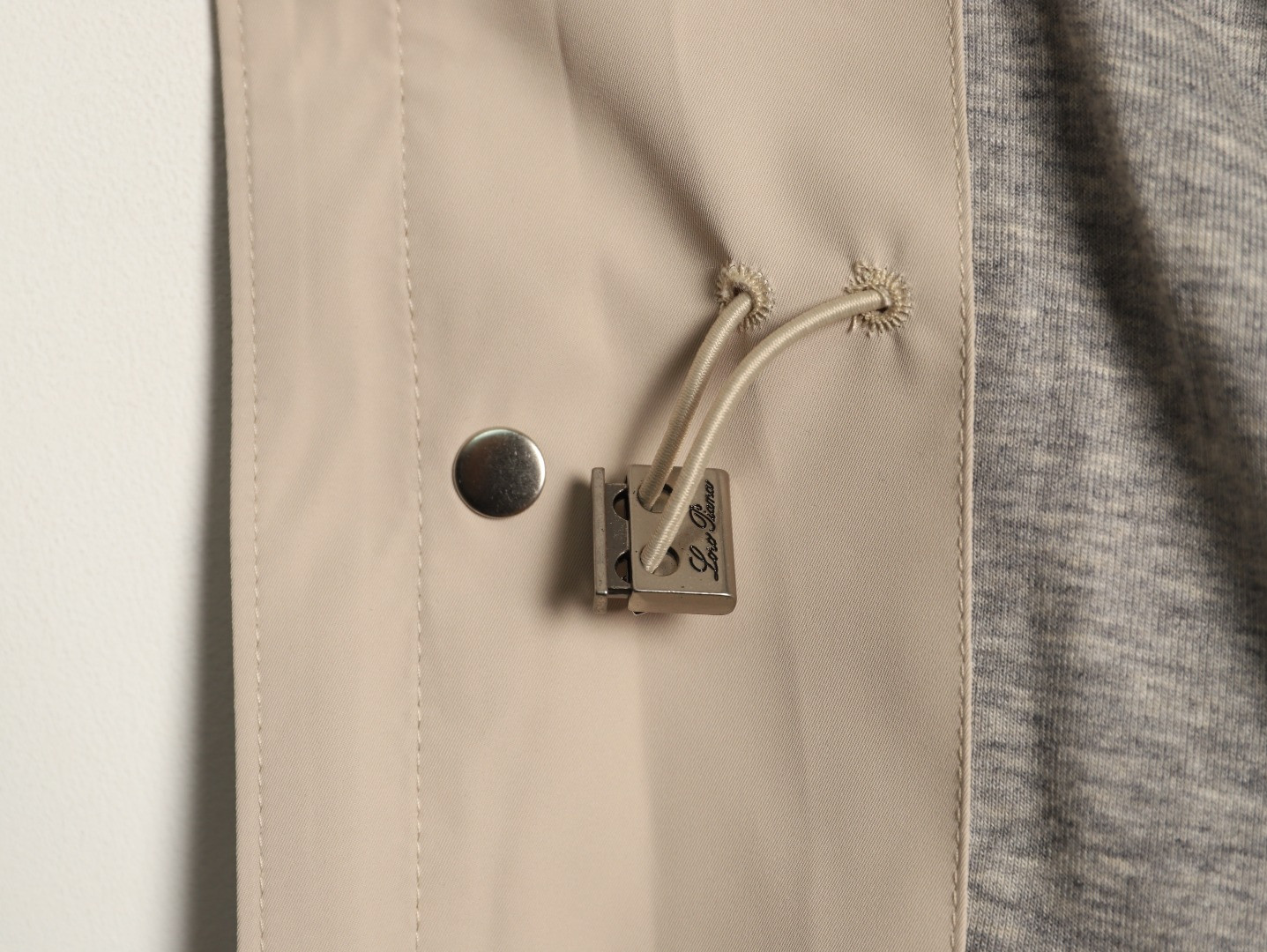 L0r0 P1ana LP Coats
