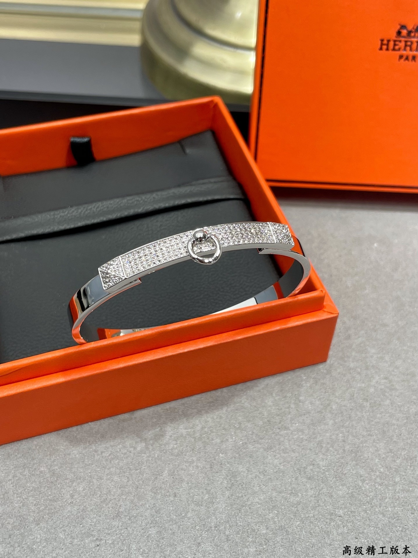 H**me5 Rivet Half D1am0nd Bracelet