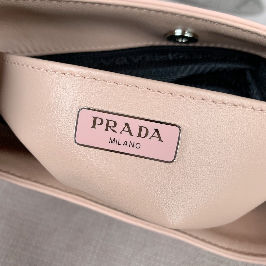 Pra*a Cleo shoulder bag