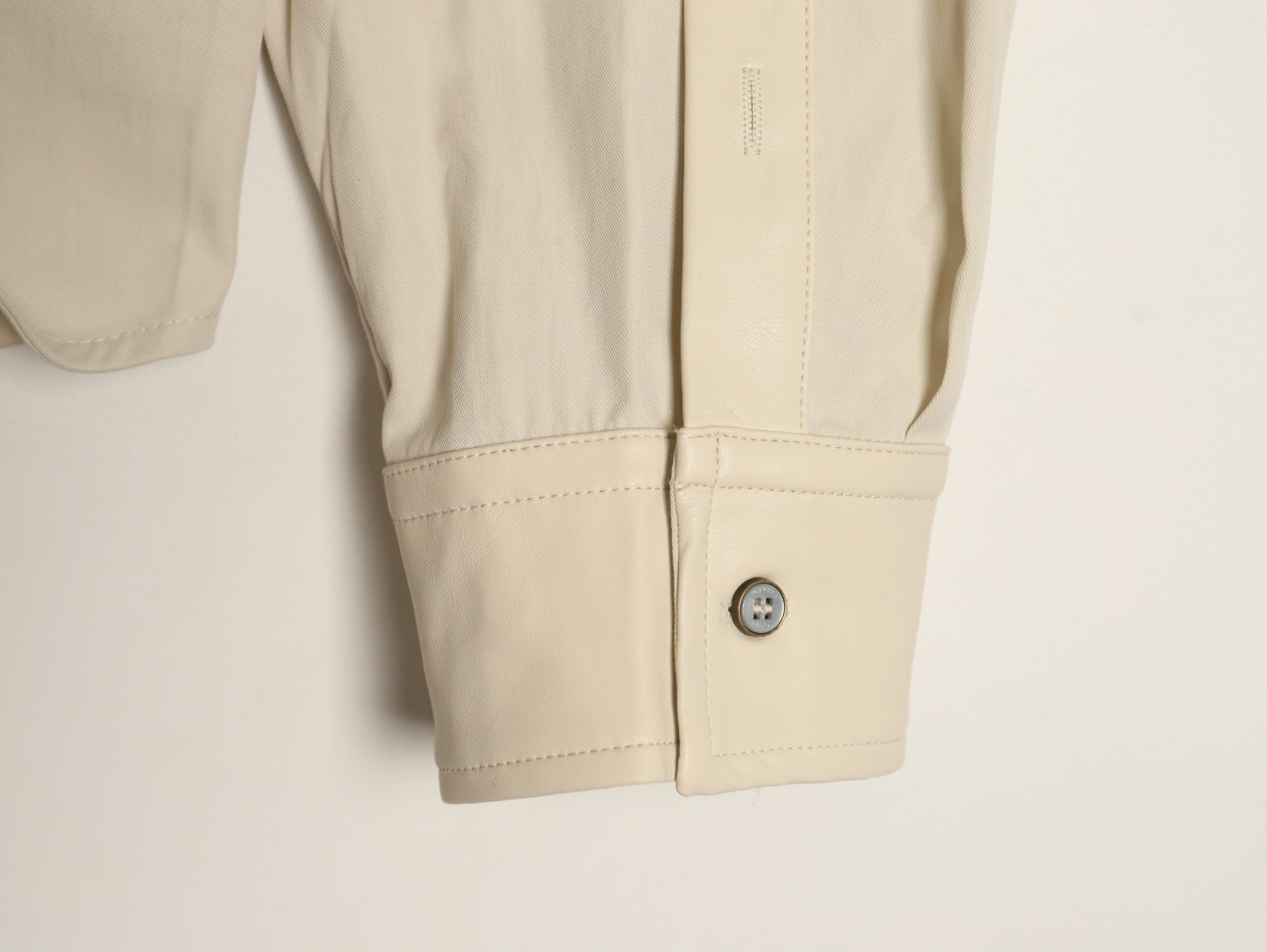 L0vis Vvtt0n 26FW Long-sleeved Shirts