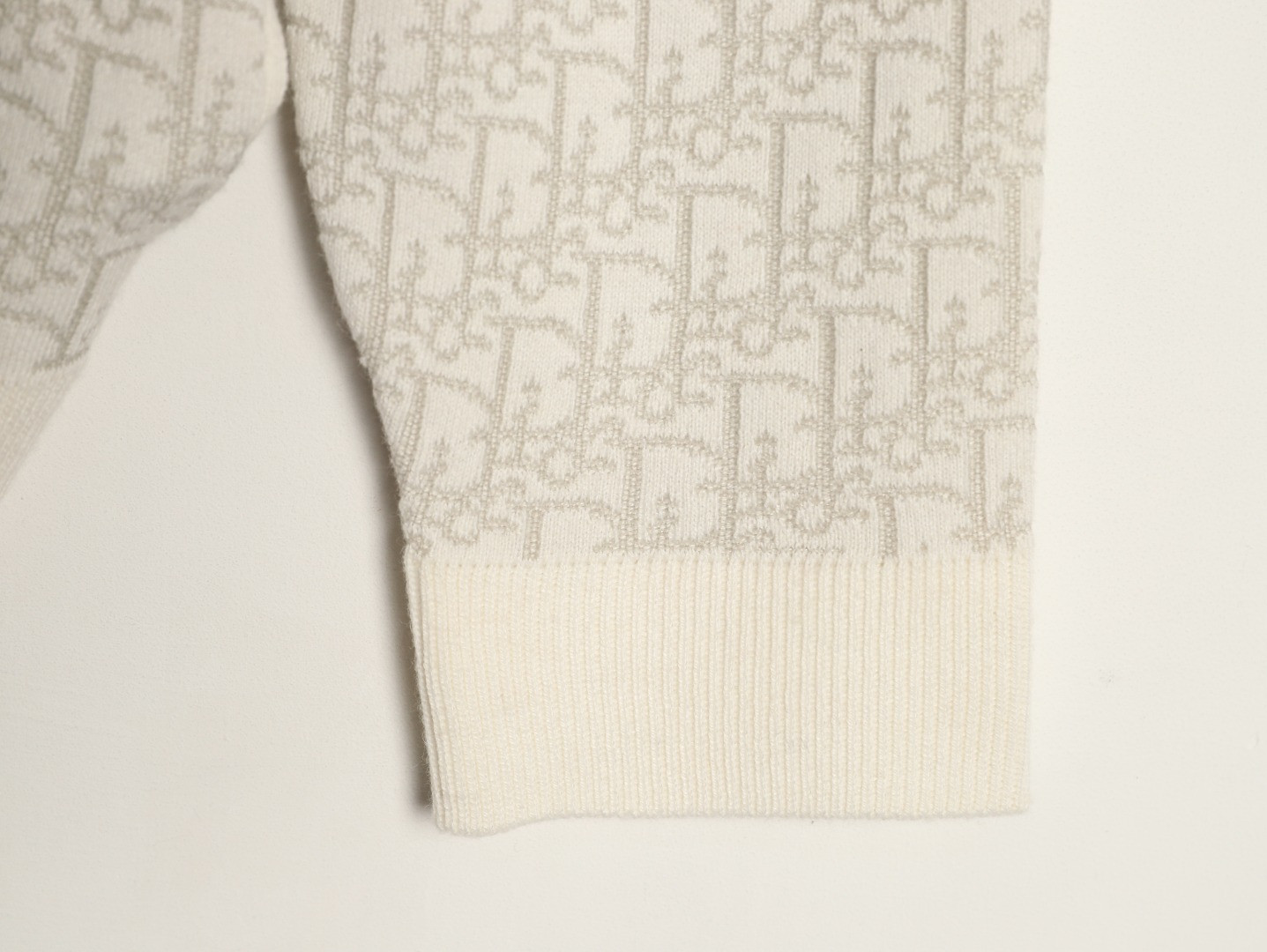 D10r Oblique Knitting Cardigan