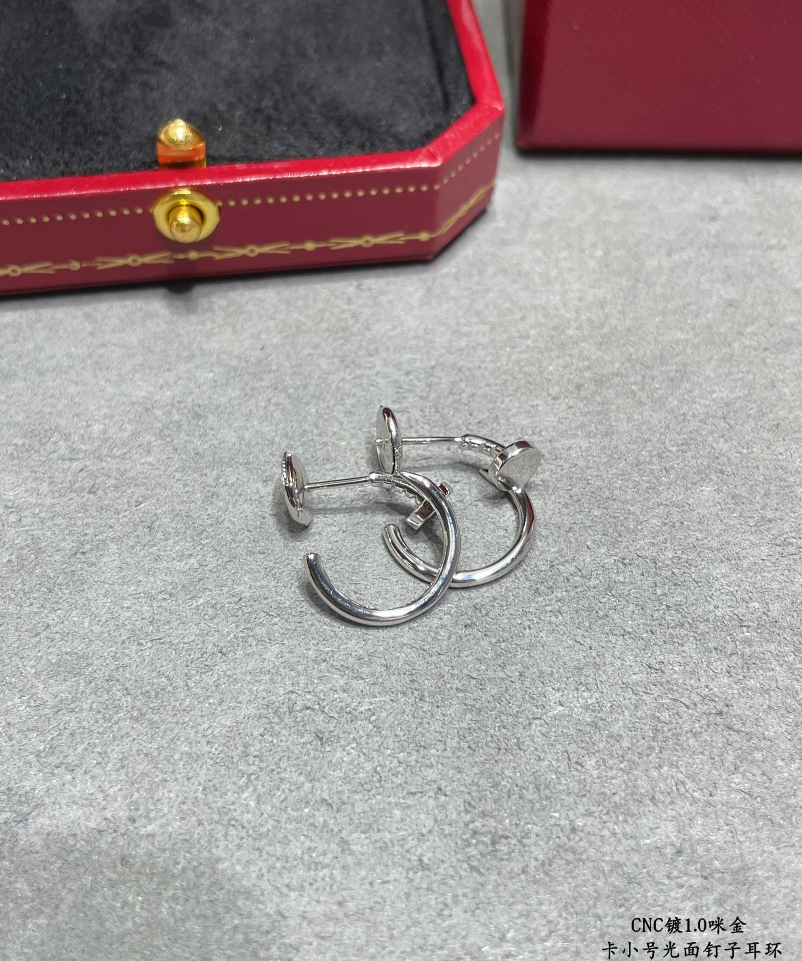 Ca*t1er Small Polished Stud Earrings