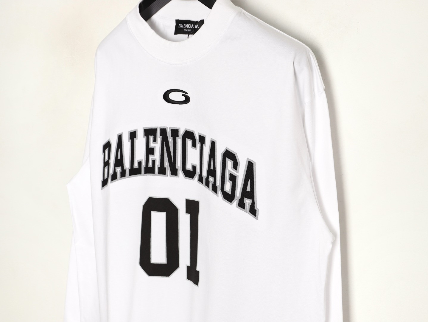 Ba1en*iaga Long-sleeved T-shirt