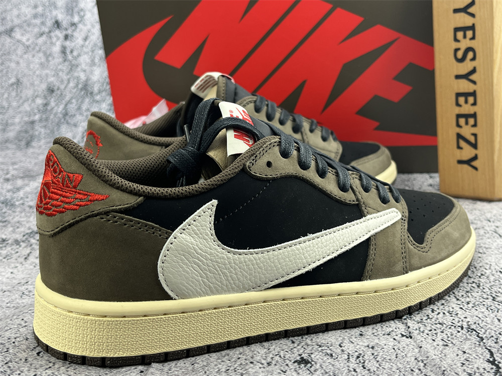 UA TRAVIS SCOTT X AIR JORDAN 1 LOW 