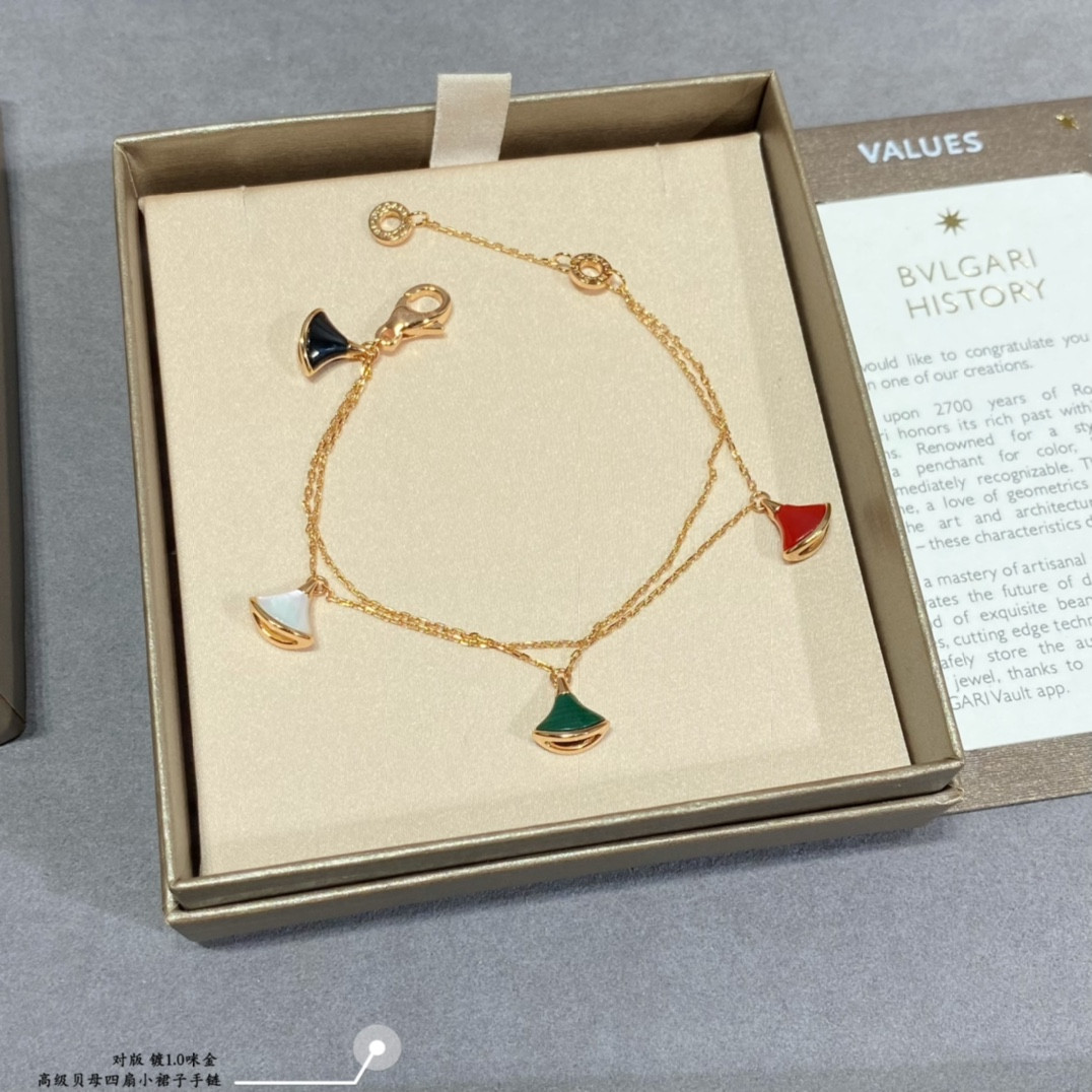 Bv1g*ai Four mini skirts Bracelet