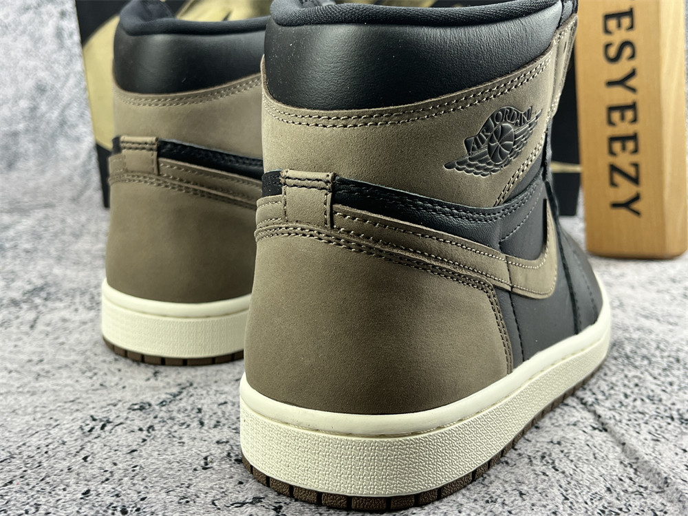 UA AIR JORDAN 1 RETRO HIGH OG 