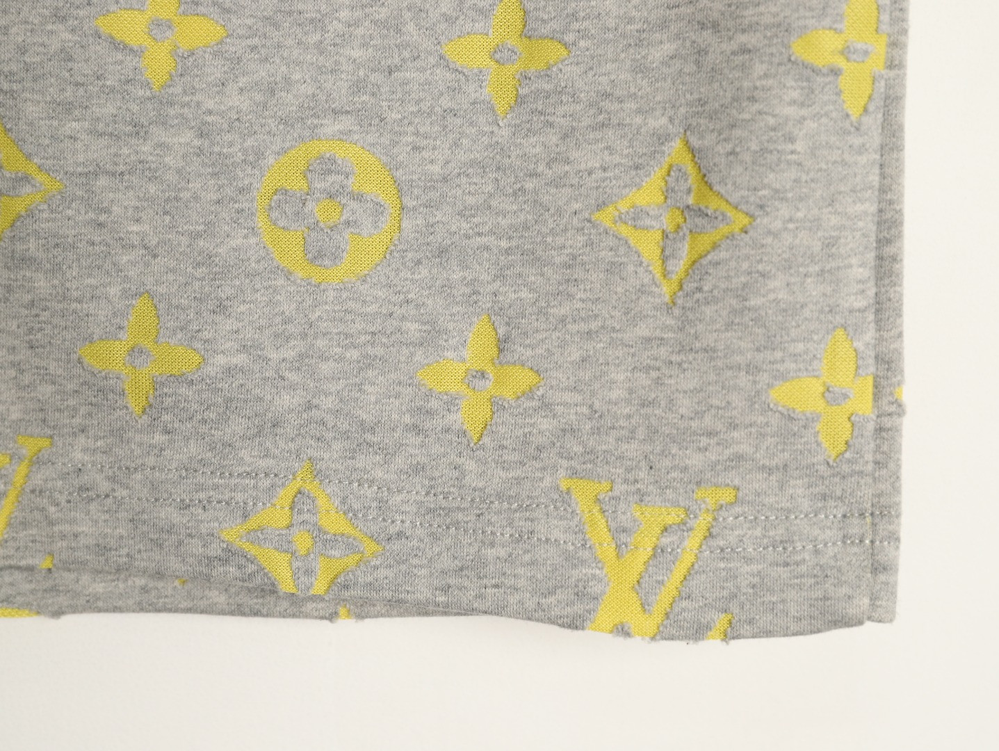 L0vis Vvtt0n 26ss Shorts