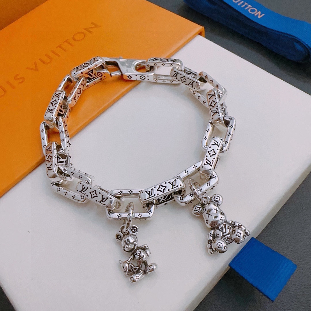 L0vis Vvtt0n Bracelet