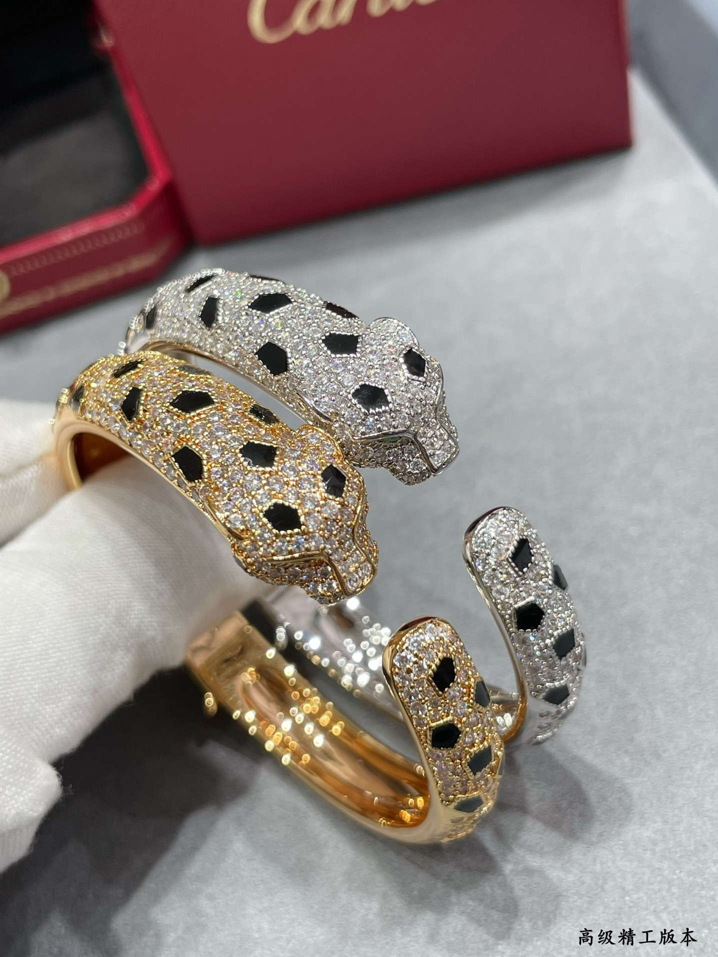 Ca*t1er Single spotted leopard Bracelet