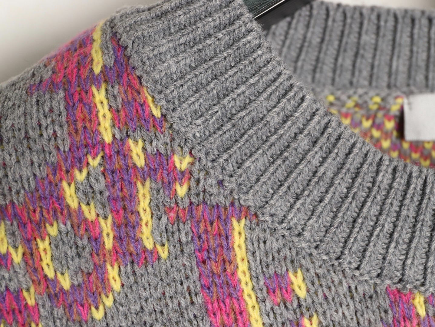 D10r CD Sweaters
