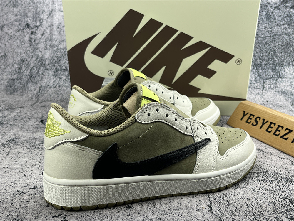 UA TRAVIS SCOTT X AIR JORDAN 1 LOW GOLF 