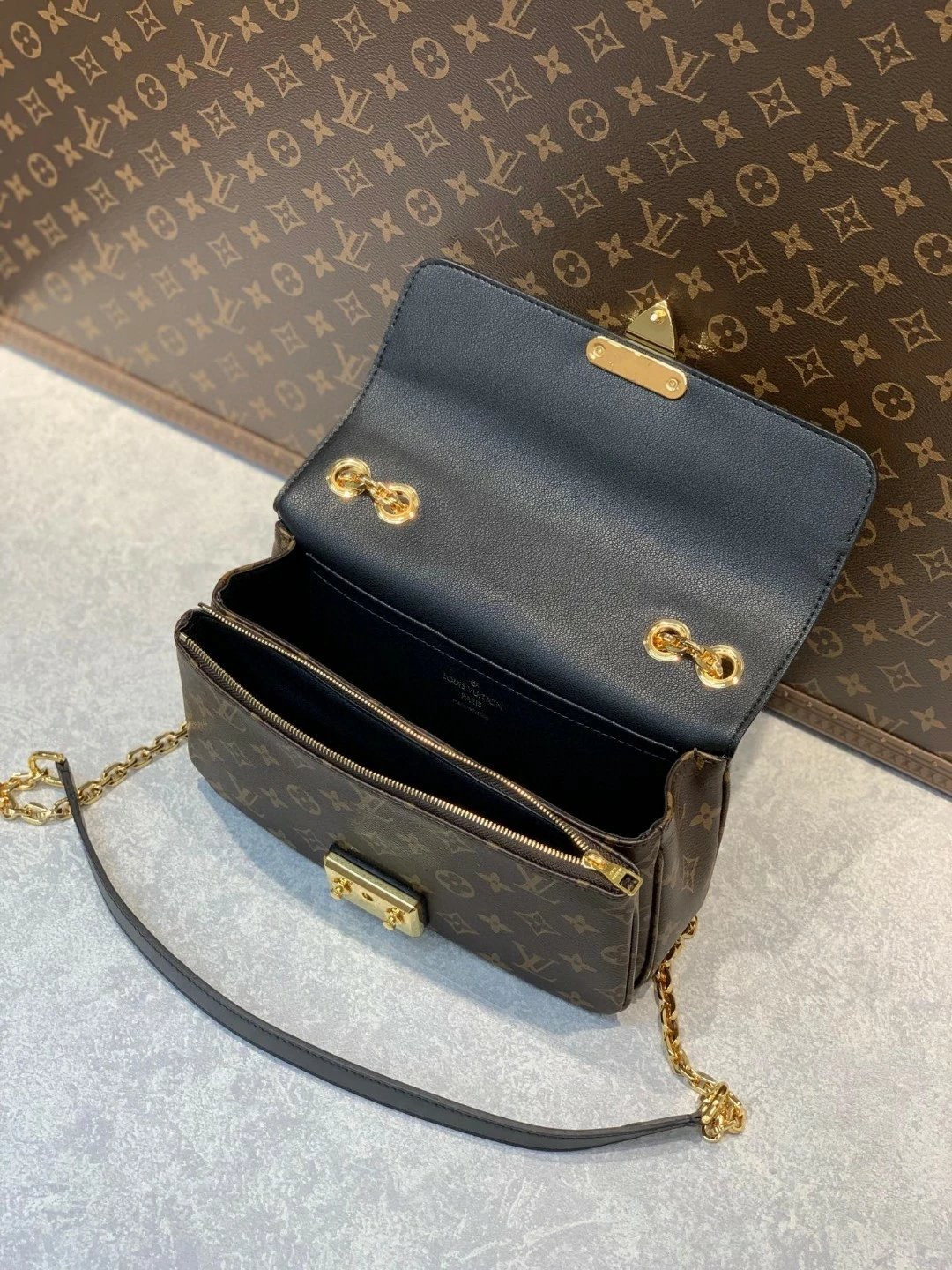 LV MARCEAU M46126