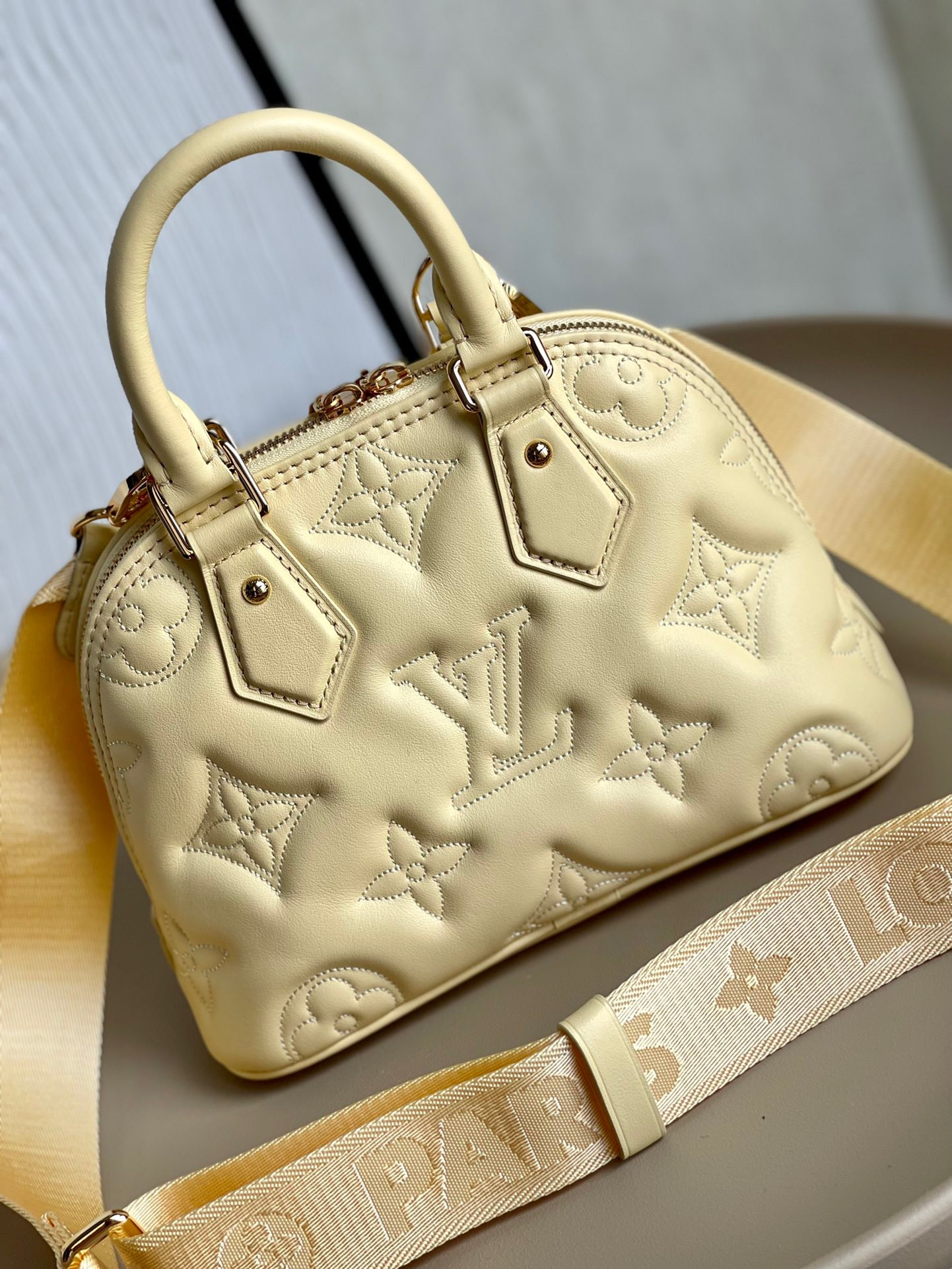 LV ALMA BB M59821